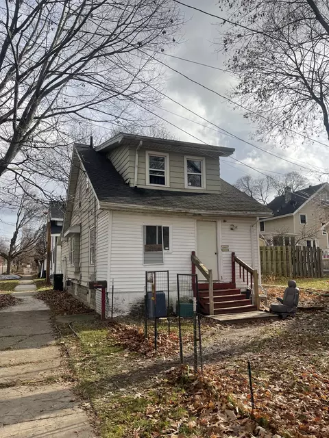811 W Lapeer St, Lansing, MI 48915