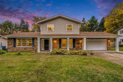832 Edgehill Pl, Battle Creek, MI 49015