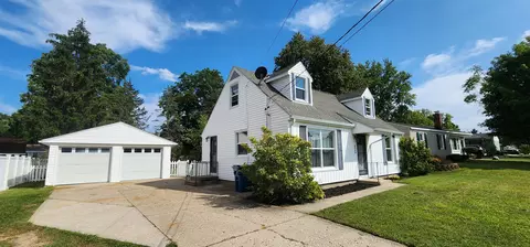 4568 Westgate Dr NW, Comstock Park, MI 49321