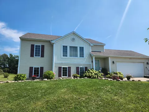 8719 Meadowrue Rd, Portland, MI 48875