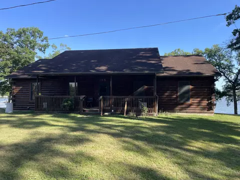 786 E 88th St, Newaygo, MI 49337