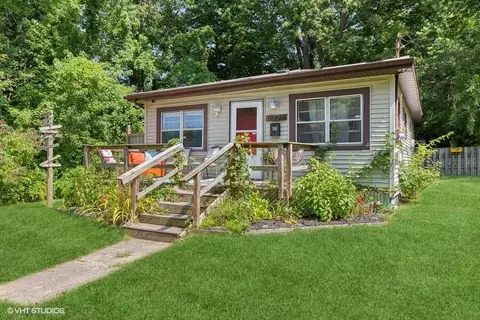 6231 Jefferson St, Coloma, MI 49038