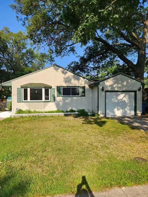 2225 Riordan St, Muskegon Heights, MI 49444