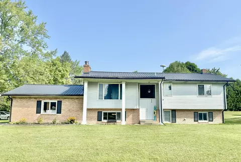 520 W Main St, Edmore, MI 48829