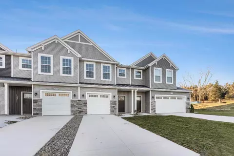 4698 Glen Haven Dr, Grand Rapids, MI 49512