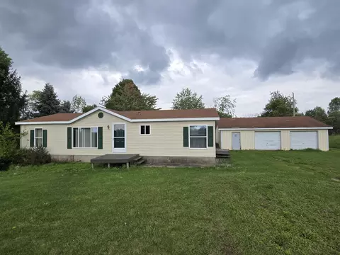 952 Shaw Road Rd, Casnovia, MI 49318