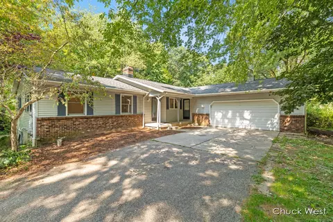 6675 Egypt Valley Ave NE, Rockford, MI 49341