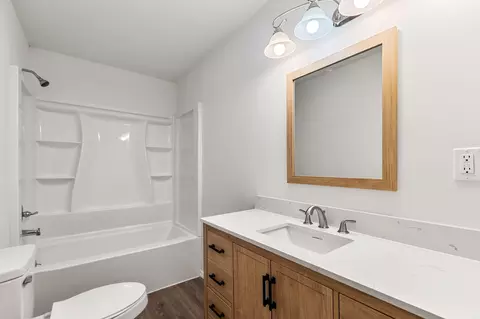 11209 Whitehorn St, Romulus, MI 48174 photo 8