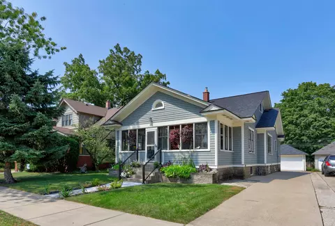 63 W 19th St, Holland, MI 49423