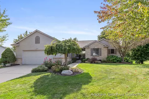 4319 Del Mar Dr SW, Wyoming, MI 49418