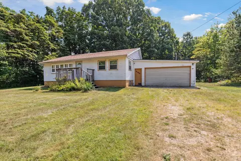 8488 48th Ave, Covert, MI 49043