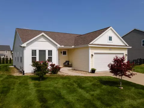 6038 Racine Dr, Stevensville, MI 49127