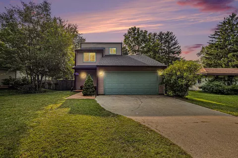 604 Blackbass Ave, Holland, MI 49423