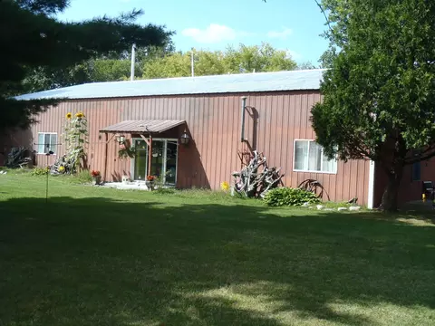 944 W Howard City - Edmore Rd, Edmore, MI 48829