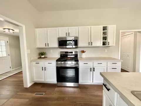 203 E Ann St, Belding, MI 48809 photo 3