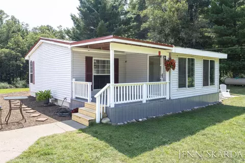 424 E Pine Ridge Trl, Newaygo, MI 49337 photo 38