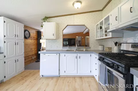 424 E Pine Ridge Trl, Newaygo, MI 49337 photo 15