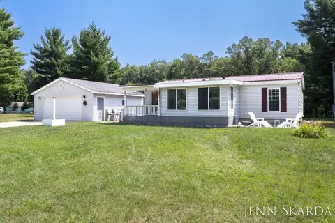 424 E Pine Ridge Trl, Newaygo, MI 49337 photo 4