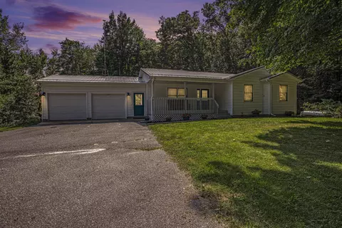 9690 S Amsden Rd, Fenwick, MI 48834