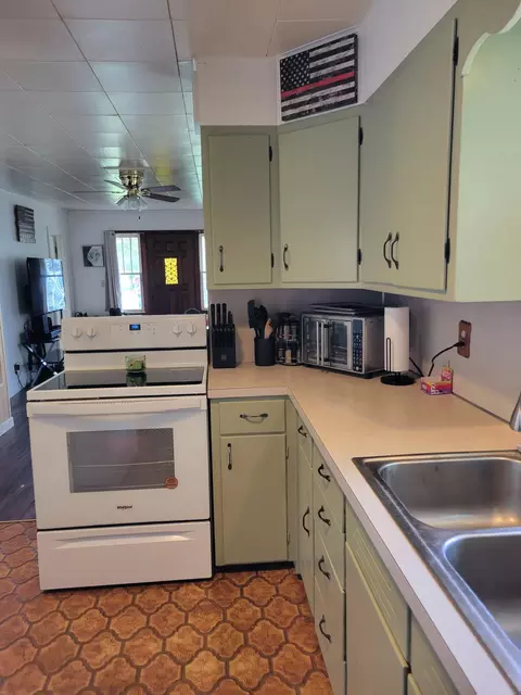 498 W Barton St, Newaygo, MI 49337 photo 11