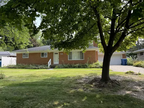 2499 Grant Dr, Ann Arbor, MI 48108