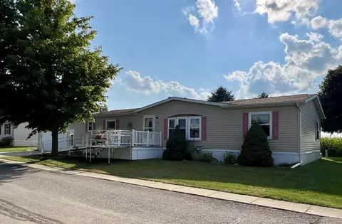 410 Birds Nest Ln, Mason, MI 48854