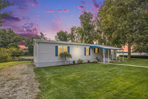 839 Pine Island Dr, Coldwater, MI 49036