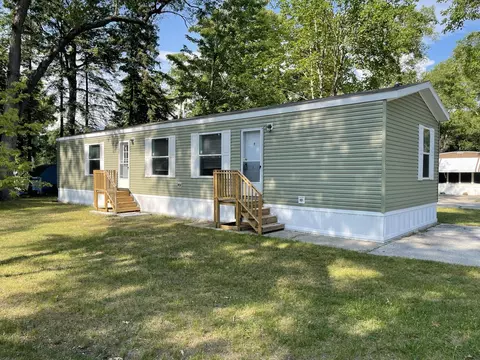 3528 Hickory Rd, Twin Lake, MI 49457