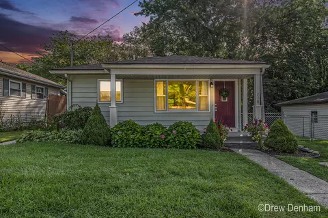 718 Roselawn Dr, Ionia, MI 48846