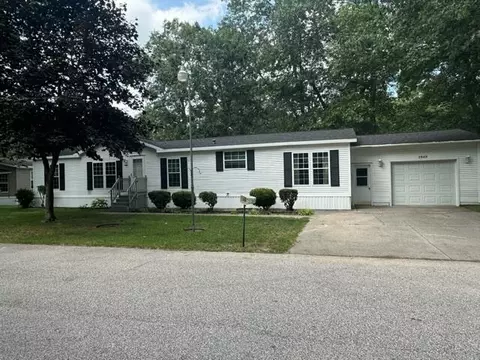 3989 Commodore Ln, Muskegon, MI 49442