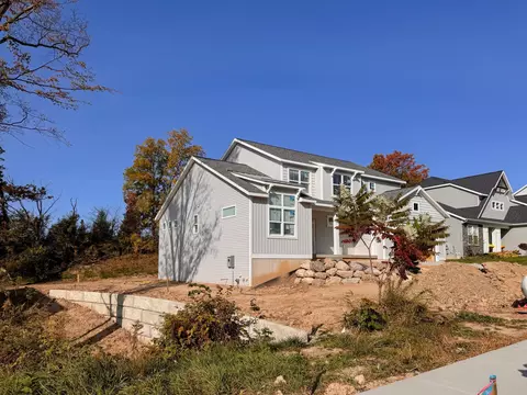 8143 Eagle Peak Dr, Jenison, MI 49428