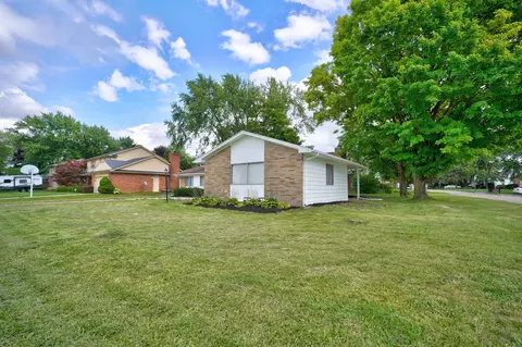 3357 Jacque St, Flint, MI 48532 photo 2