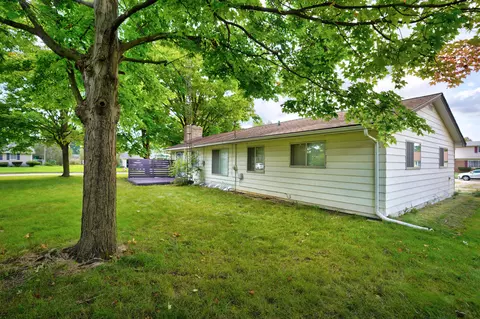 3357 Jacque St, Flint, MI 48532 photo 3