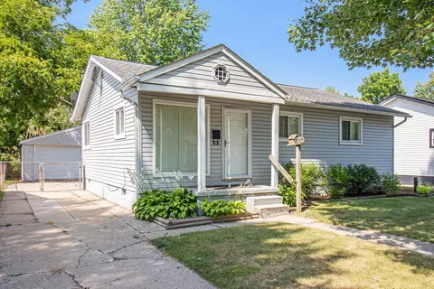 372 Kansas Ave, Ypsilanti, MI 48198
