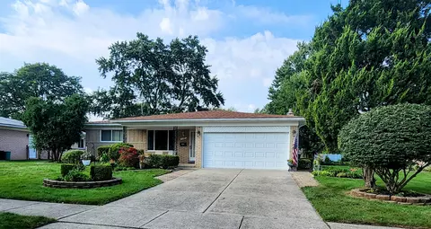 5085 Babbit Dr, Troy, MI 48085
