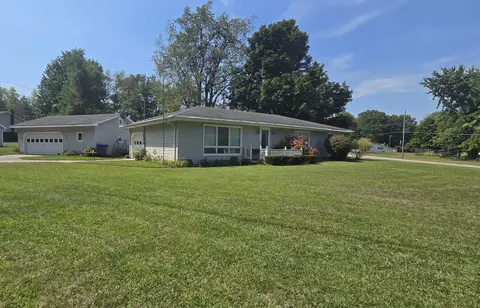 1157 Hickory Rd, Hillsdale, MI 49242