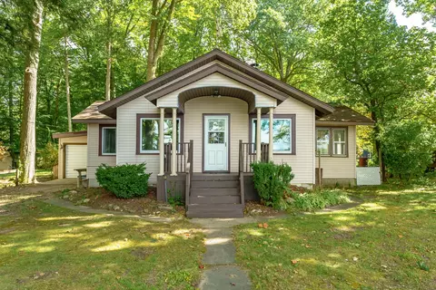 7671 Silver Lake Rd, Grand Junction, MI 49056
