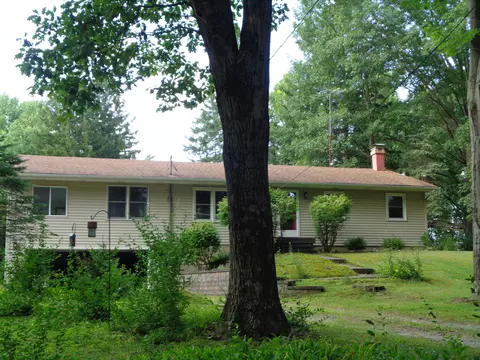 3770 Strawberry Hill Rd, Hillsdale, MI 49242