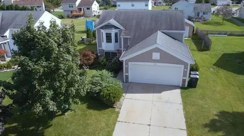 3281 Clear View Dr, Holland, MI 49424