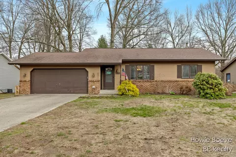137 Liberty St, Holland, MI 49424