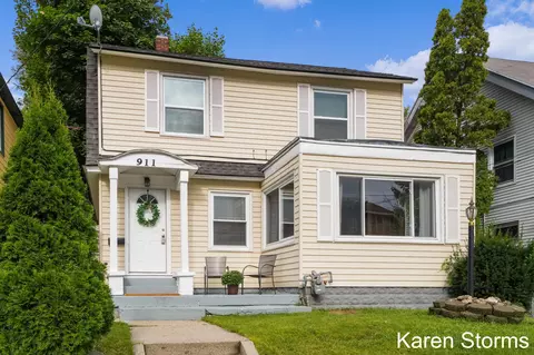 911 Neland Ave SE, Grand Rapids, MI 49507