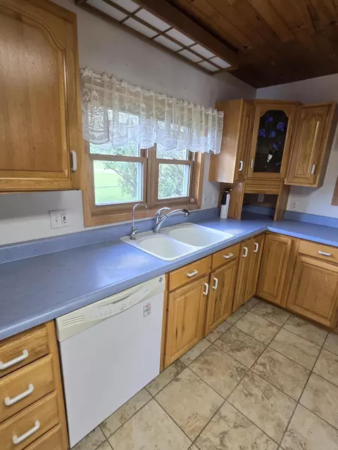 214 Sunset Dr, Dowling, MI 49050 photo 7