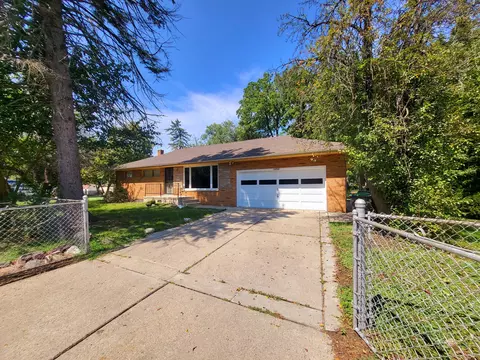 26748 Baske St, Taylor, MI 48180
