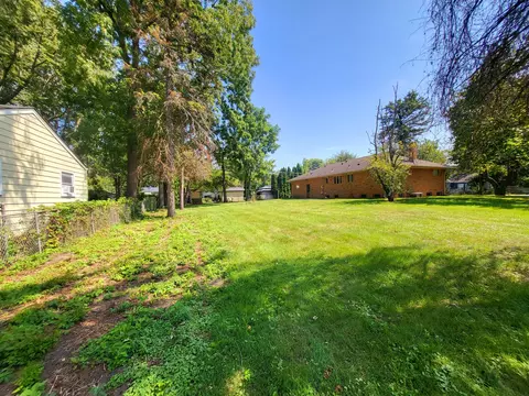 26748 Baske St, Taylor, MI 48180 photo 3