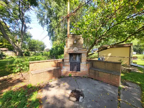 26748 Baske St, Taylor, MI 48180 photo 5