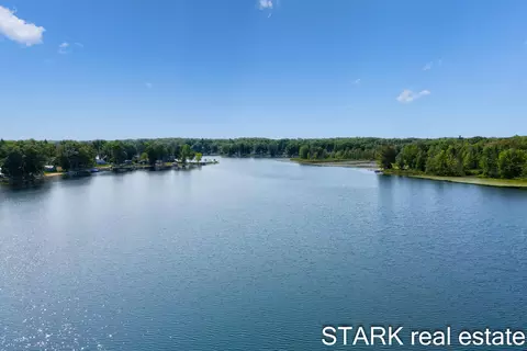 845 W Locust St, White Cloud, MI 49349 photo 3