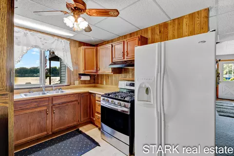 845 W Locust St, White Cloud, MI 49349 photo 8
