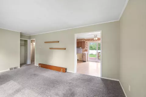 6513 Chrismac St, Jackson, MI 49201 photo 2