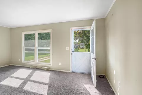 6513 Chrismac St, Jackson, MI 49201 photo 4