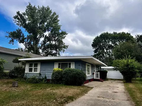 720 N Delia St, Ludington, MI 49431